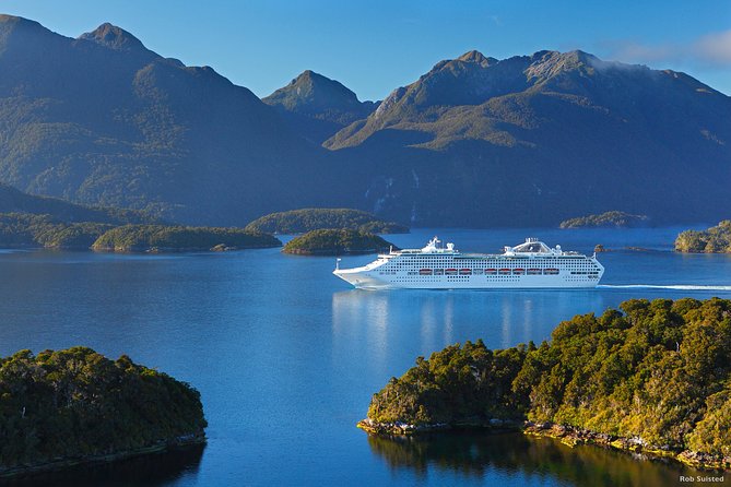 Coastal Pacific Train Journey from Picton to Christchurch - Checking in and getting on board smoothly in Picton
