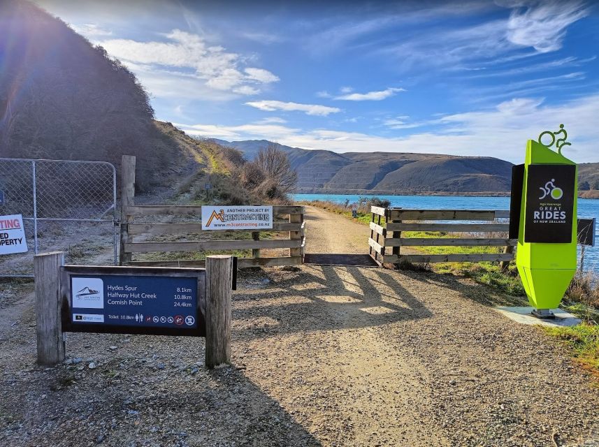 Cromwell: Lake Dunstan Trail Bike Rental and Luxury Shuttle - Stops on the way: Carrick Winery for a breather, then Clyde to celebrate