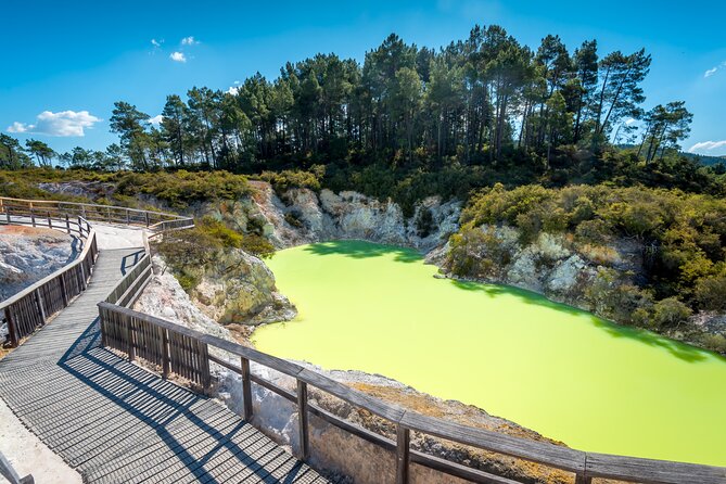 Devil's Bath Experience - Private Tour to Wai-O-Tapu & Lake Taupo - Key moments on this Devil’s Bath private day from Auckland