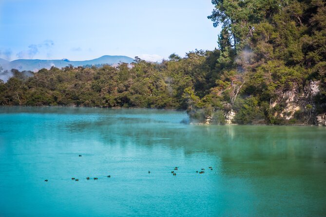 Devil's Bath Experience - Private Tour to Wai-O-Tapu & Lake Taupo - Taupō waterfront: the perfect calm break after steam and sulfur