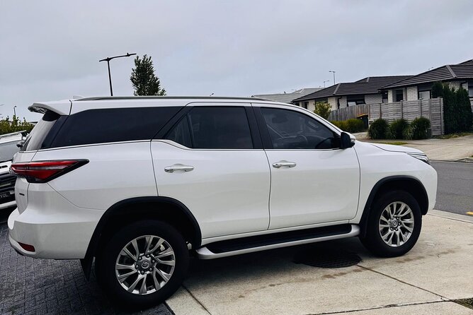 Direct & Quick Auckland Airport Transfer to/from Hotel in SUV - Possible hiccups: customs delays and how to reduce your risk