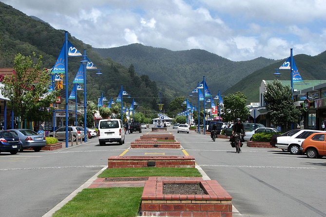 Discover Picton: Self-Guided Audio Tour - Entering the Route: Start Points and a Calm Walk Pace