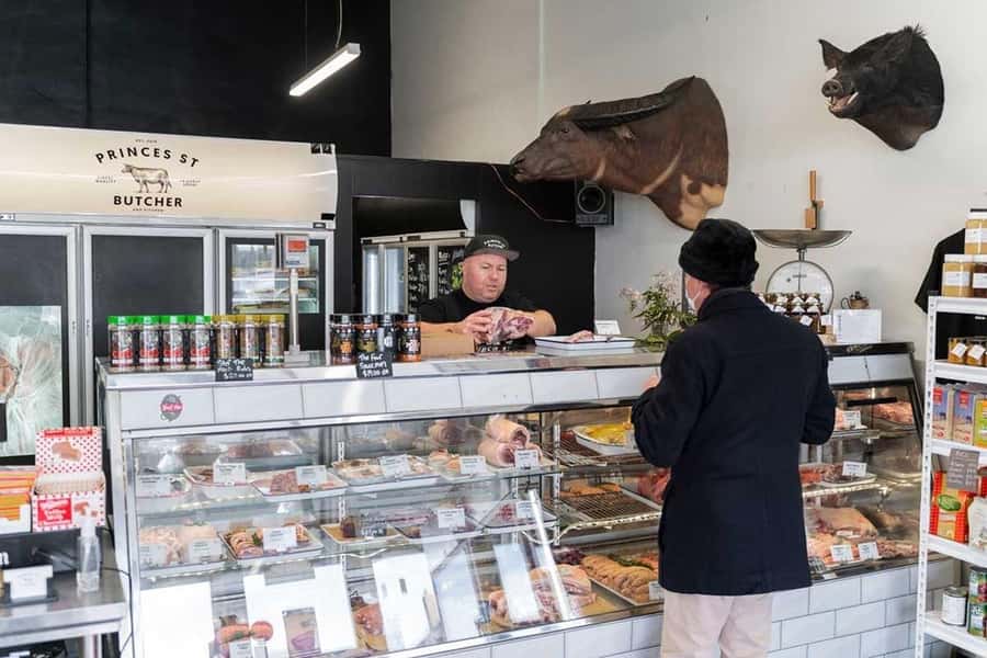 Dunedin: 3 Hour Artisan Food Walking Tour - Stop 1: Dunedin’s oldest fish and chips, the way locals treat it