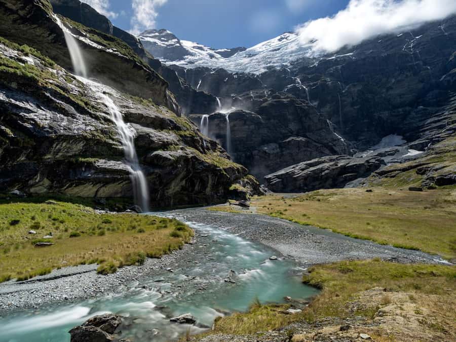 Earnslaw Burn Glacier & Waterfalls | 45 mins from Glenorchy - The hanging Earnslaw Glacier: close to blue ice