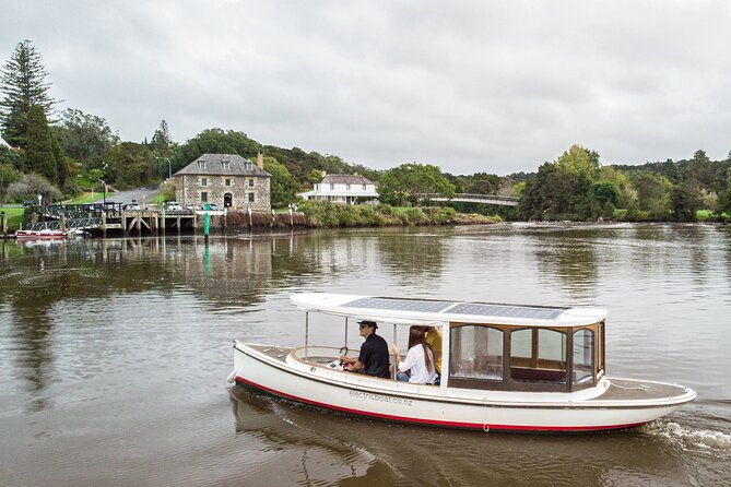 Electric Boats to explore Kerikeri river - Guided lead-boat style: local secrets without losing control