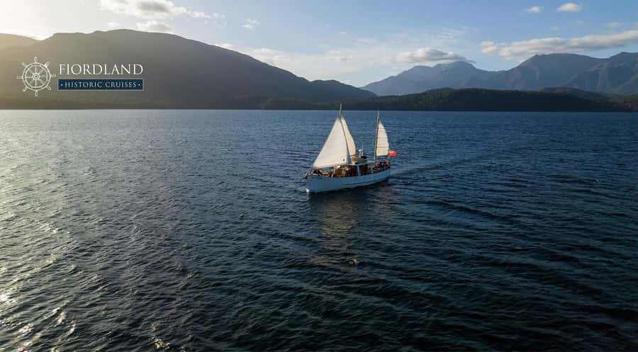 Evening Champagne Cruise on Historic 1935 Motor Yacht. - Champagne and canapés included, with no frantic pacing