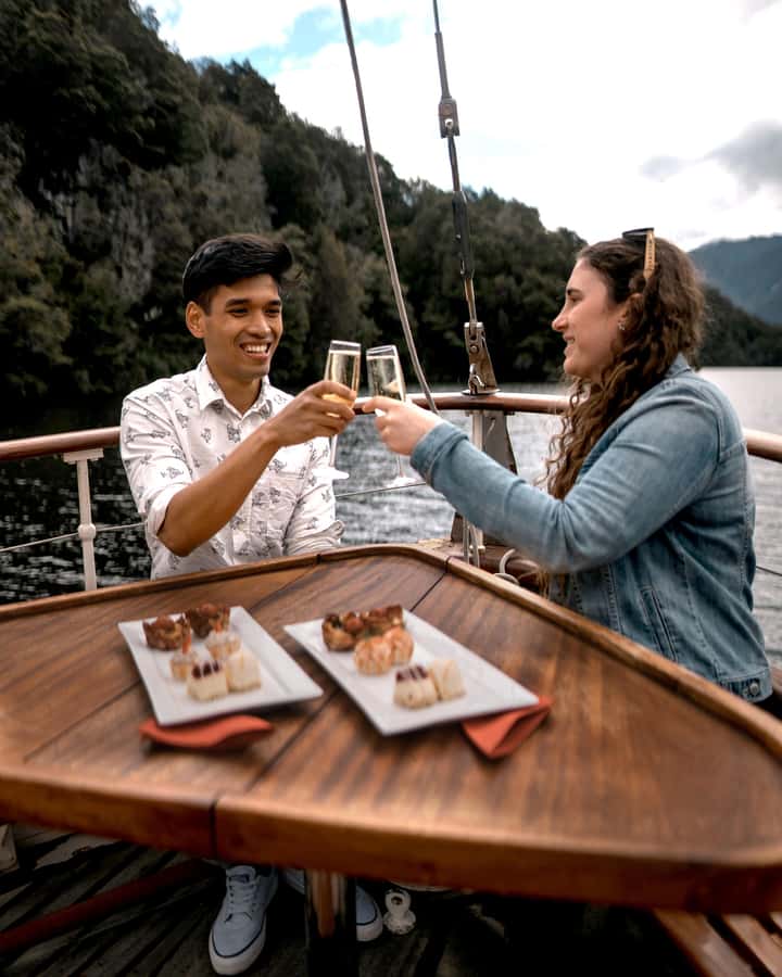 Evening Champagne Cruise on Historic 1935 Motor Yacht. - The 90-minute flow, from wharfside boarding to sailing home