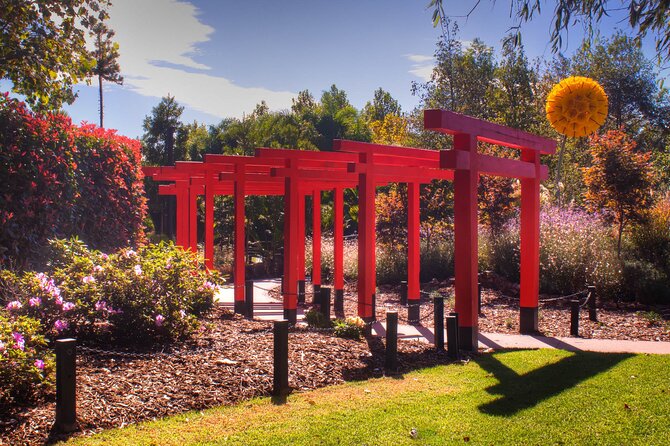 Explore gardens & galleries filled with incredible art, Matakana - The Art Galleries Inside: Glass Art and Serious Detail