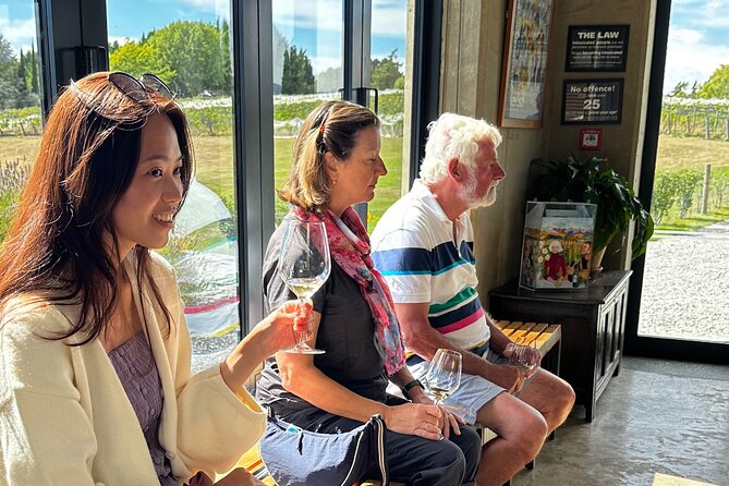'Express' Wine Tour & Māori Culture Wānaka - Joe and the Māori culture angle you will actually remember