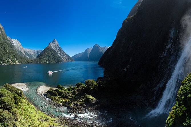 Fiordland Heli-hike from Te Anau - The 10-minute water taxi: a smooth landing back in Te Anau