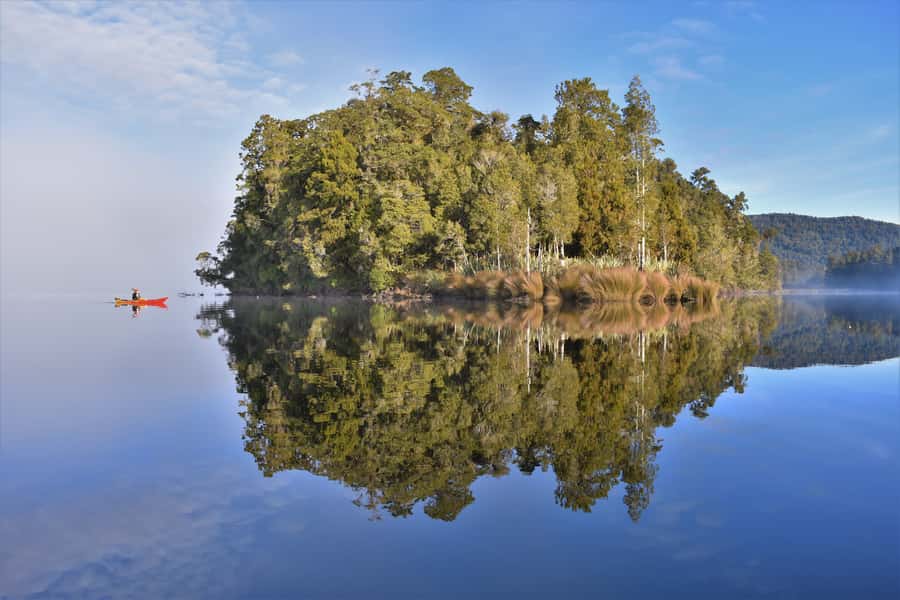 Franz Josef: 3-Hour Kayak Tour on Lake Mapourika - Guides make it: the named pros I kept hearing about