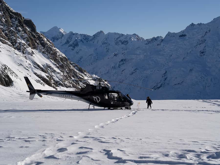 Franz Josef: 30-min Flight Franz Josef & Tasman Glaciers - Why Aoraki Mount Cook and Mount Tasman look different from the air