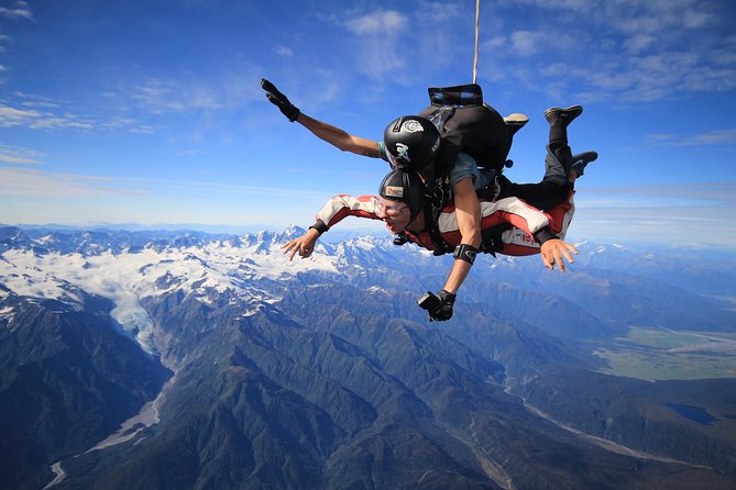 Franz Josef Glacier and snow landing (allow 20 minutes - departs Franz Josef) - How the guide commentary makes the glacier click