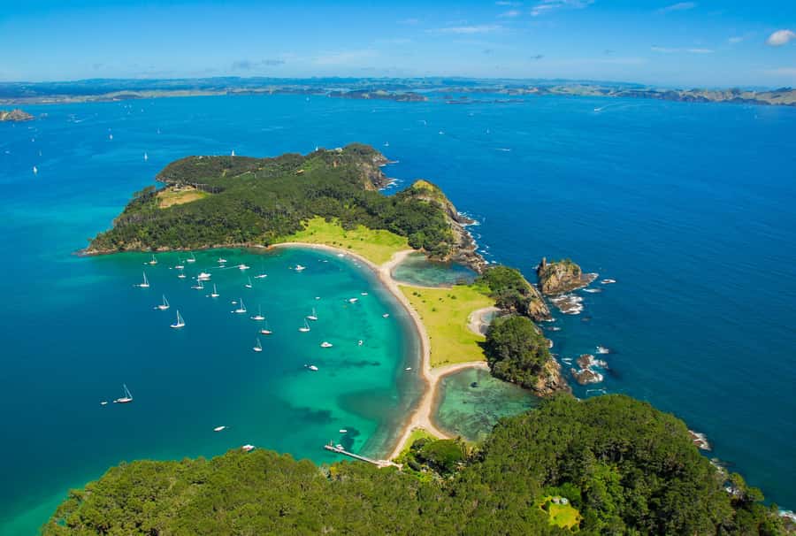 From Auckland: Full-Day Tour to the Bay of Islands - Hole in the Rock at Motukokako Island, the weather-dependent thrill