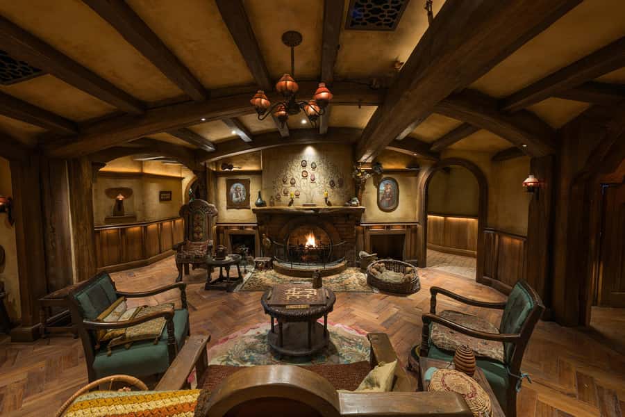 From Auckland: Guided Hobbiton Movie Set Small Group Tour - Gift Shop Window and Shire’s Rest Cafe Stop (Lunch Not Included)