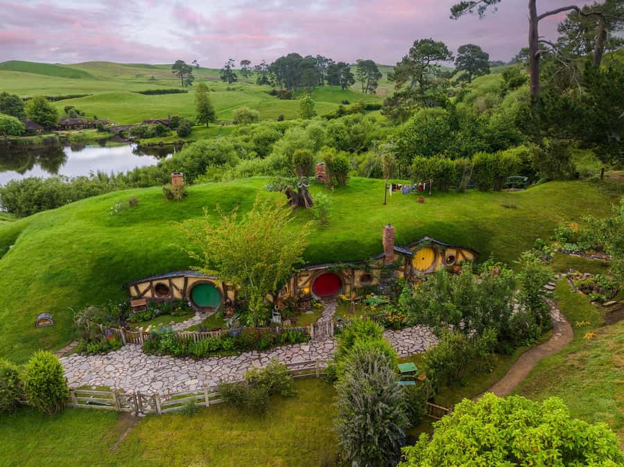 From Auckland: Hobbiton Movie Set and Waitomo Caves Tour - Who Should Book, and Who Might Want Another Option