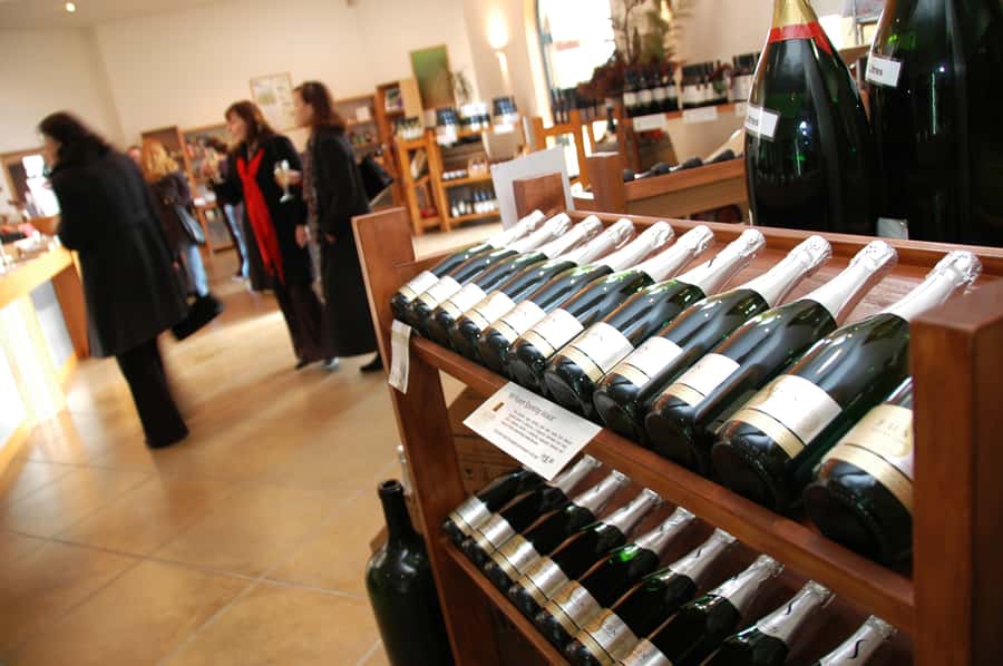 From Auckland: Small Group Kumeu Wine Tour with Lunch - What to Bring, Wear, and Plan For