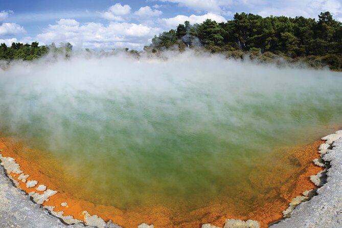 From Auckland to Rotorua Waiotapu and Activity Combinations - Rotorua quick orientation: lake views and city context