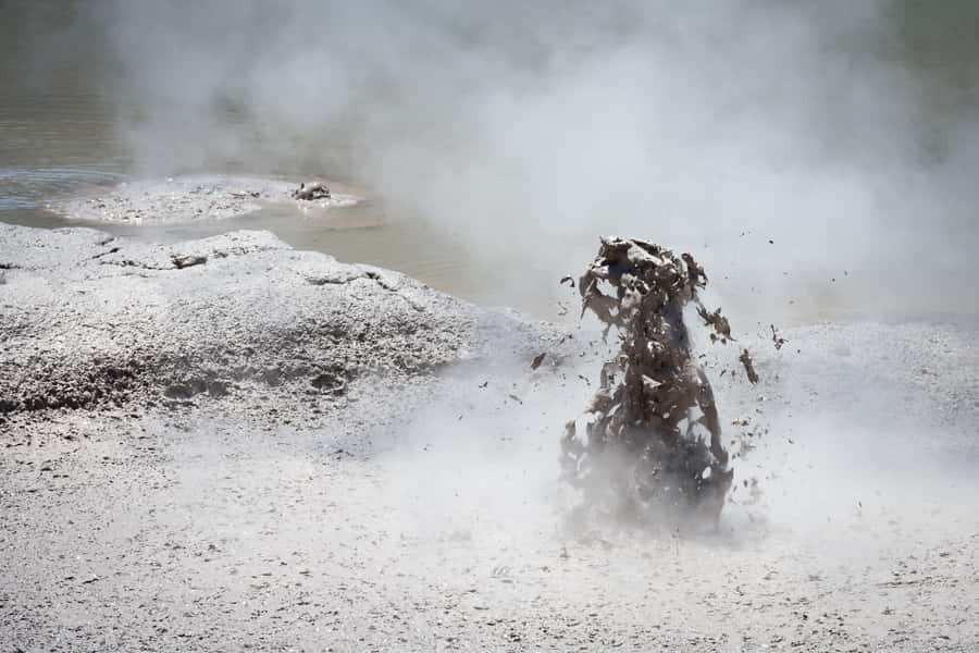 From Auckland: Wai-O-Tapu & Polynesian Spa Rotorua Day Tour - Rotorua District sightseeing: short stop, smart expectations