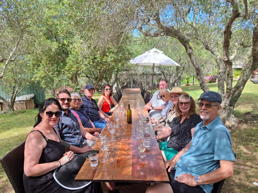 From Auckland: Waiheke Island Sip & Savour Tour with Lunch - Boutique vineyards: tastings that actually make sense with food