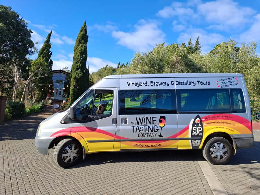 From Auckland: Waiheke Island Sip & Savour Tour with Lunch - From Auckland to Matiatia Wharf: timing that protects the whole day