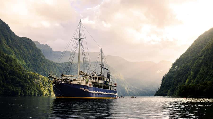 From Manapouri: Doubtful Sound Overnight Cruise - Getting there: Lake Manapouri and Wilmot Pass set the tone