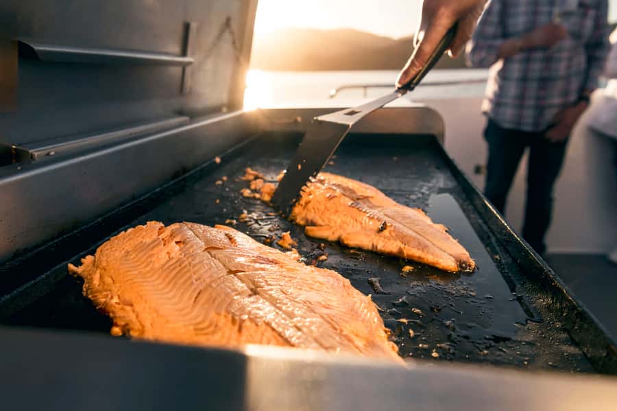 From Picton: Marlborough Sounds Cruise with Seafood - The onboard bar and drink options you can actually plan around