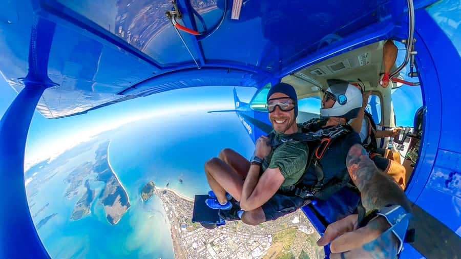 From Tauranga: Skydive over Mount Maunganui - Mount Maunganui From 12,000 or 15,000 Feet: What You Actually See