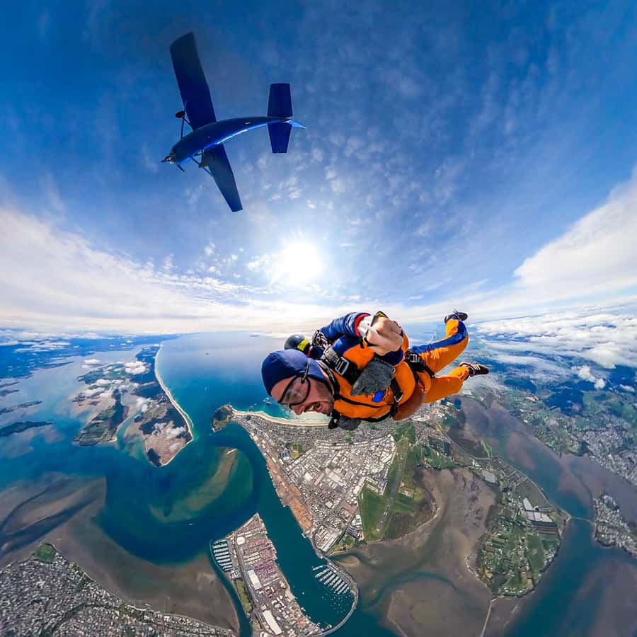 From Tauranga: Skydive over Mount Maunganui - Skydive Tauranga Check-In and the 15-Minute Safety Briefing