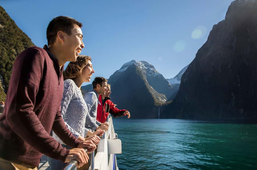 From Te Anau: Milford Sound Premium Bus Tour and Cruise - Lunch, drinks, and the “comfort math” for a 7.5 hour day