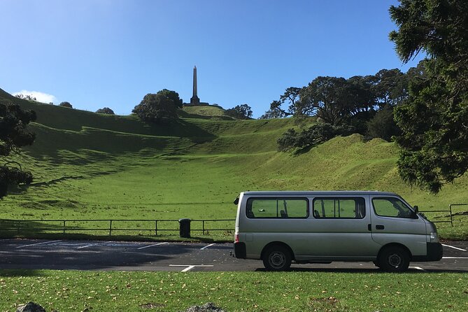 Full-Day Grand Auckland Volcanoes Tour - Takapuna Beach: Lava Flows, Tree Moulds, and Tubes Along the Coast