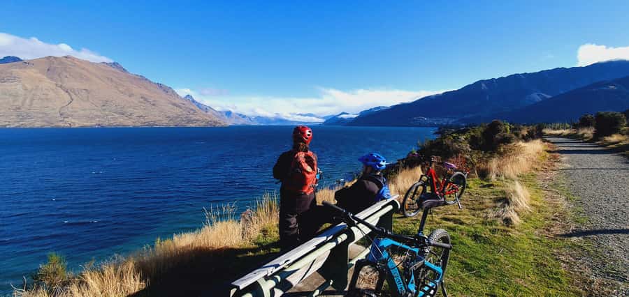 Guided Scenic E-bike Tour - Ride to the Lake - Lakefront views: the payoff for an easy-to-manage ride