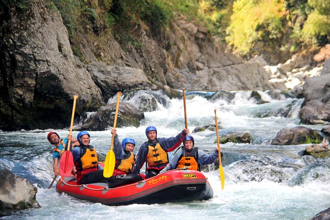 Half Day, Grade 5, White Water Rafting on the Rangitikei River - River Valley Lodge Start: Briefing, Kitting Up, and the 30-Minute Run to the River