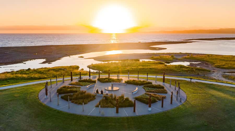 Hawke's Bay: Self Guided Coast to Vineyards Cycle Tour - Coast to Star Compass: where the ride earns its photos