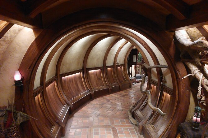 Hobbiton Afternoon Tour in Luxury Minibus from Auckland - Guides and drivers: why this tour feels personal