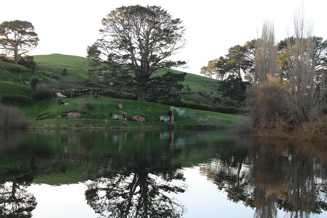Hobbiton and Waitomo Caves from Auckland - Smaller Group - Getting There Smoothly, Without Losing Your Mind