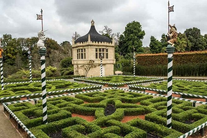 Hobbiton Movie Set and Hamilton Gardens Small Group-from Auckland - The guide factor: why small groups often feel better