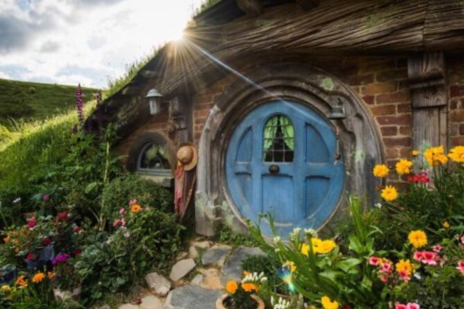 Hobbiton Movie Set Guided Tour small group from Auckland - Photo strategy for Hobbiton: get your angles without burning time