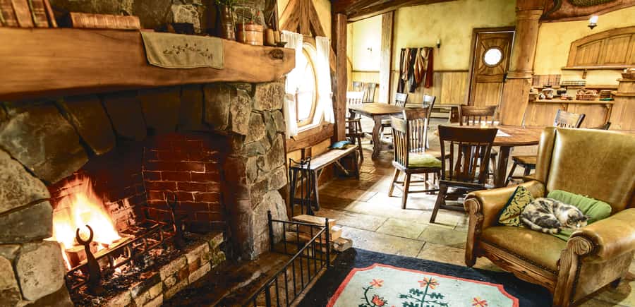 Hobbiton Movie Set & Rotorua Premium Day Tour from Auckland - Carving, Weaving, and NZMACI: What You Learn Beyond the Photos
