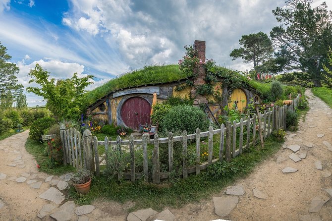 Hobbiton Movie Set Small Group Fully Guided Day Tour from Auckland - Price and Value: What You Actually Pay For