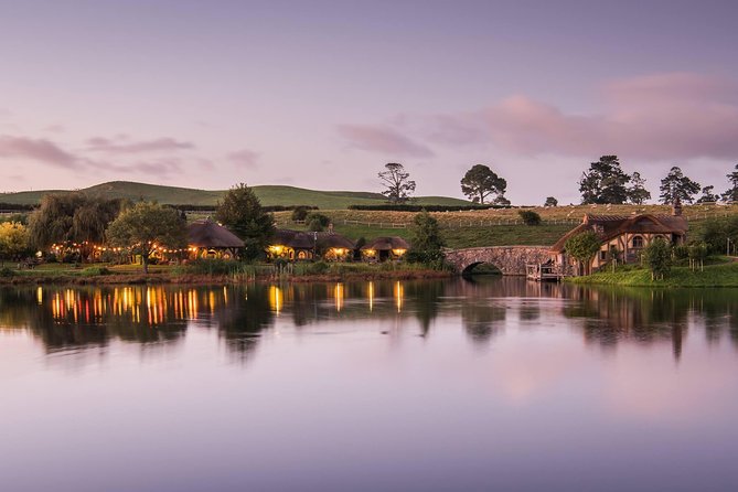 Hobbiton movie set tour and a lot more beautiful NZ sights - Hobbiton Movie Set, 2.5 hours of guided Middle-earth details