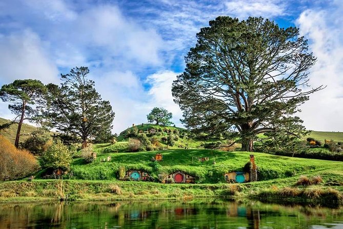 Hobbiton Movie set & Waitomo Caves Small Group Tour From Auckland - One day that turns Auckland into Hobbiton and Waitomo