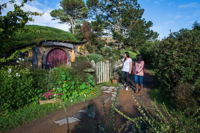 Hobbiton Movie set & Waitomo Caves Small Group Tour From Auckland - Comfort, food, and the snack plan you will actually use