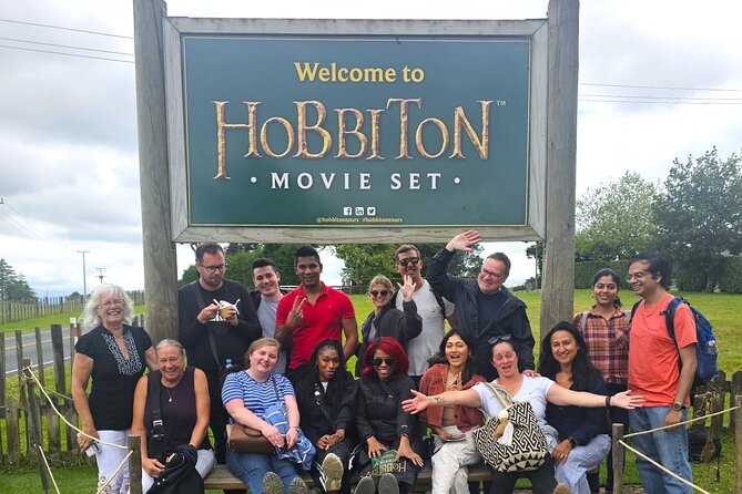Hobbiton & Rotorua including Wai-O-Tapu - Small Group Tour from Auckland - Tirau: a 10-minute corrugated iron breather
