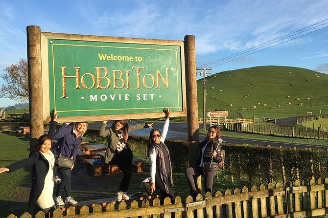Hobbiton & Rotorua Small Group Day Tour inc Te Puia from Auckland - Leaving Auckland at 6:00 am: Why the Early Start Pays Off