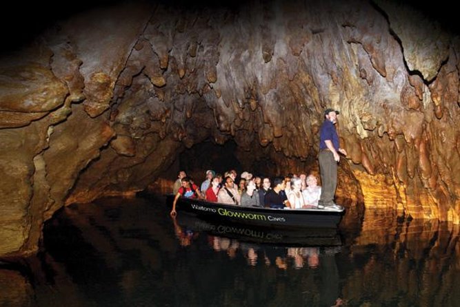Hobbiton & Waitomo Caves Guided Tour from Auckland with Lunch - Lunch and the Green Dragon Inn: a break that’s built into the day