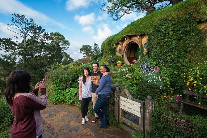Hobbiton & Waitomo Caves Small Group Tour from Auckland inc Lunch - Waitomo Glowworm Caves: guided formations and the glowworm moment