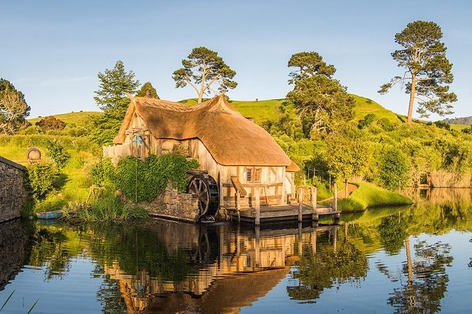 Hobbiton & Waitomo Caves Small-Group Tour W Lunch from Auckland - Otorohanga Lunch: The Break That Helps You Enjoy Waitomo