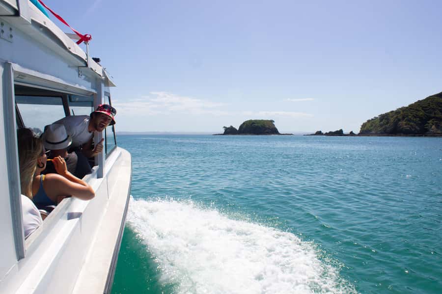 Hole in the Rock Tour & Bay of Islands Cruise - Hole in the Rock: the iconic archway moment