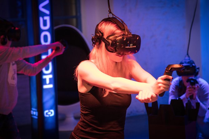 Hologate VR - Multiplayer Virtual Reality - Picking Your Two Games: Staff Guidance Matters